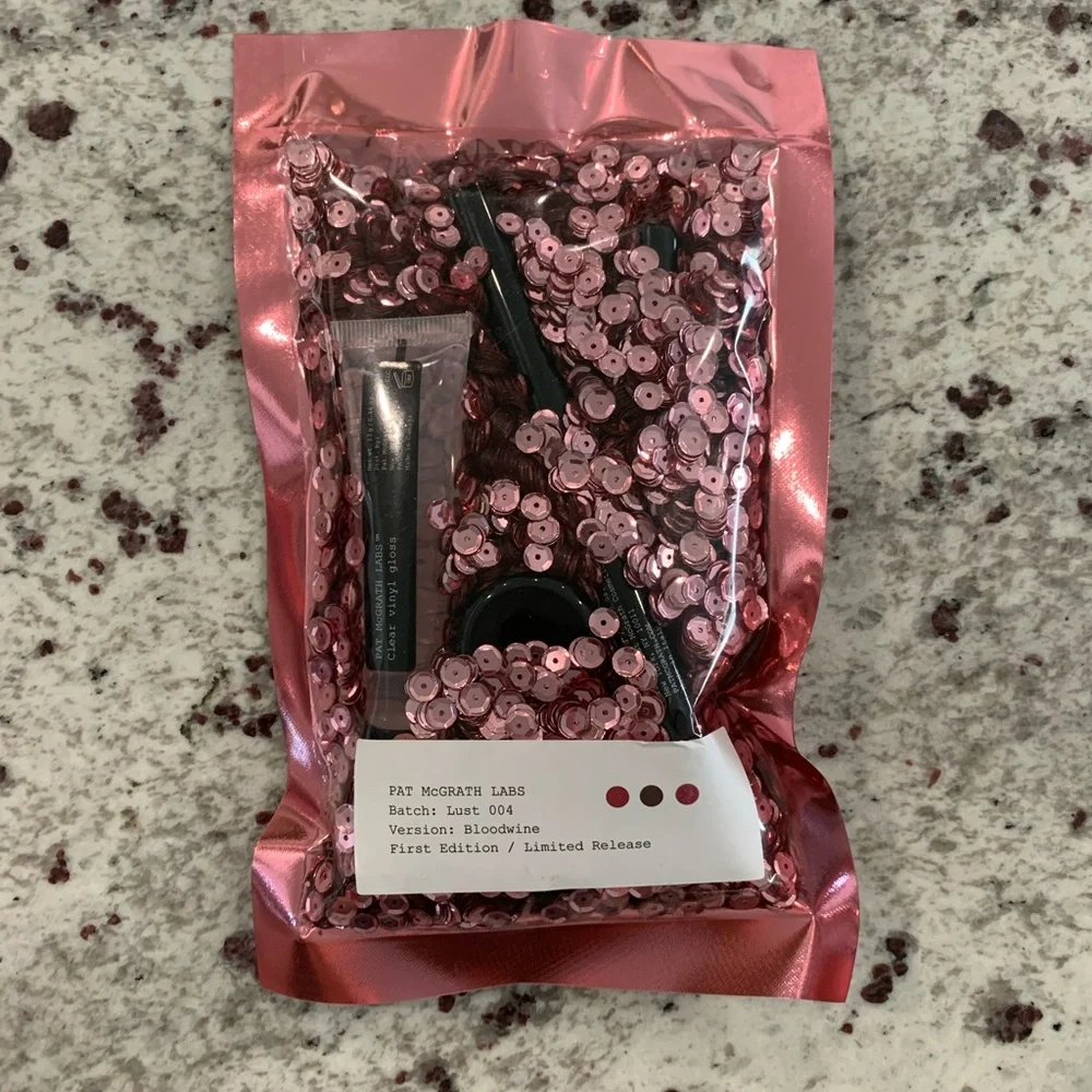 PAT‎ McGRATH LABS Lust 004 Lipstick Kit Bloodwine